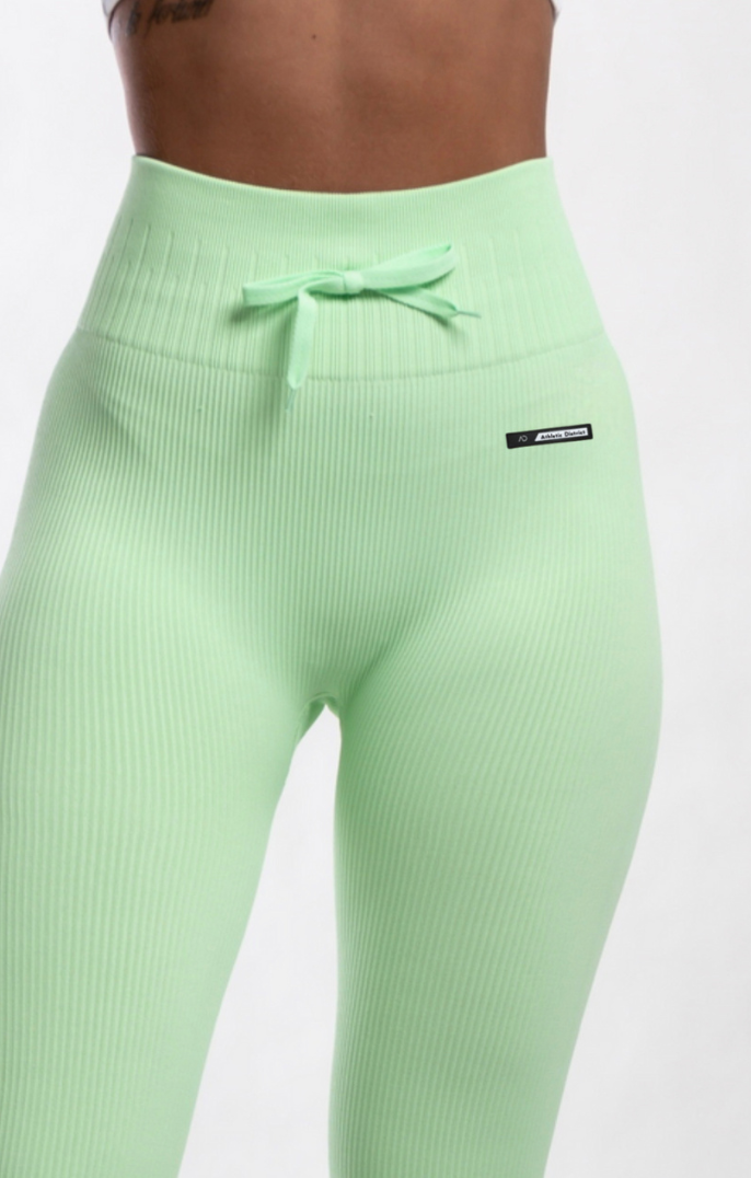 ATHLETIC DISTRICT - bequeme Ripp Sportleggins Seamless - Hellgrün
