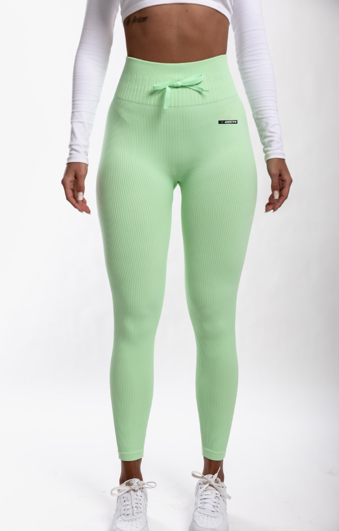 ATHLETIC DISTRICT - bequeme Ripp Sportleggins Seamless - Hellgrün