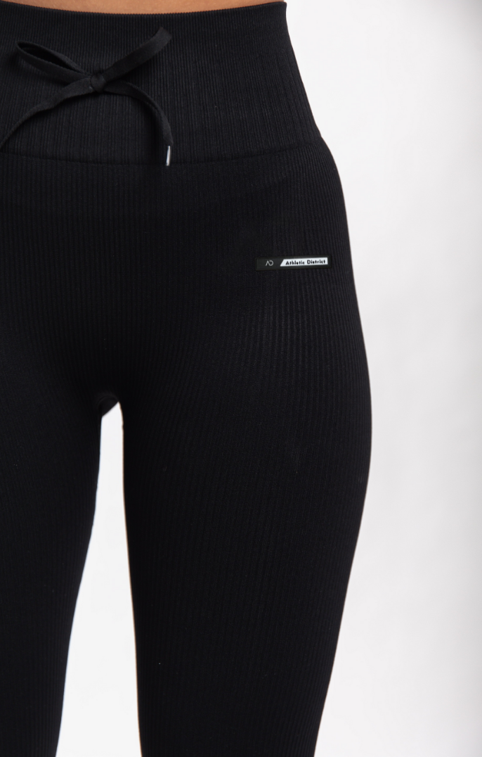 ATHLETIC DISTRICT - bequeme Ripp Sportleggins Seamless- Schwarz