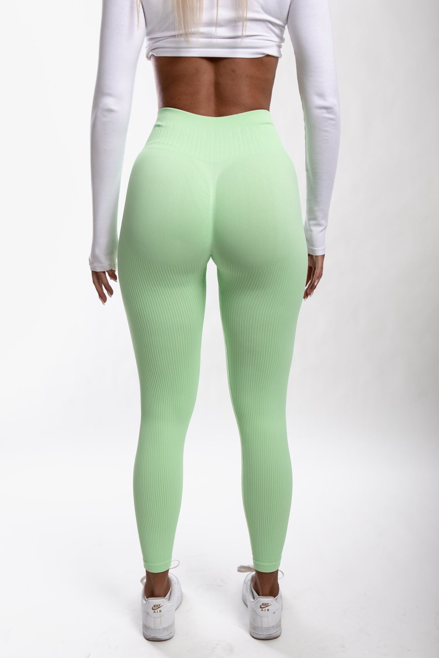 ATHLETIC DISTRICT - bequeme Ripp Sportleggins Seamless - Hellgrün