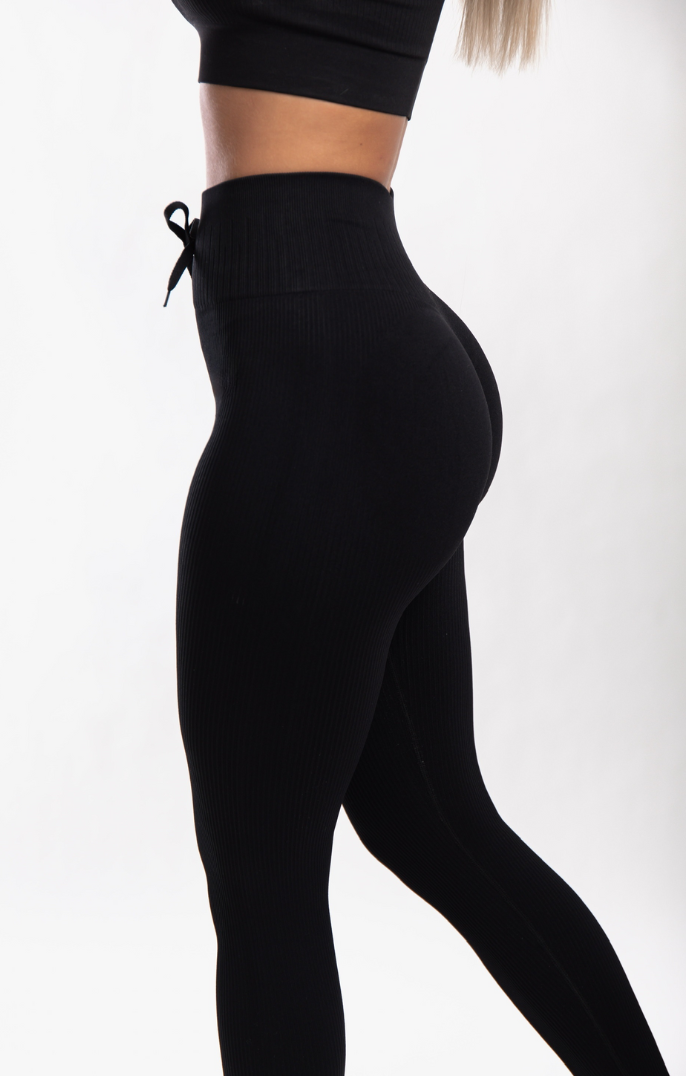 ATHLETIC DISTRICT - bequeme Ripp Sportleggins Seamless- Schwarz